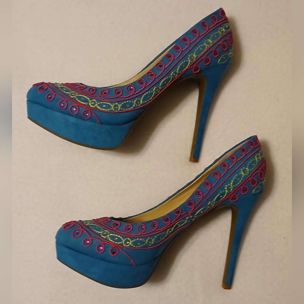 Gianni Bini Alexis Teal Blue Pink Embroidered Stiletto Shoes Boho Women Size 9.5